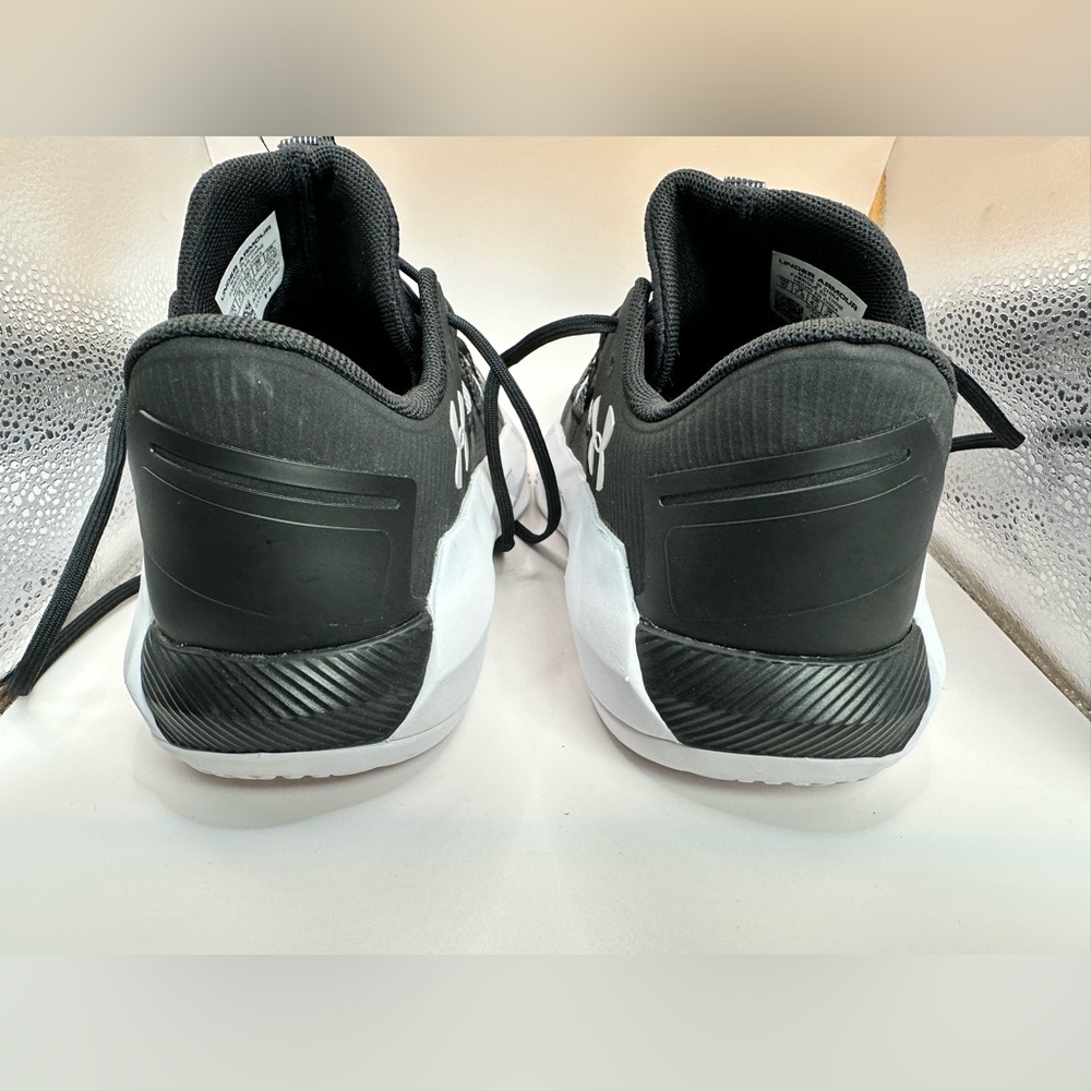 Under Armour Black and White Volleyball Shoes Size 10 *NEW* - Picture 3 of 7